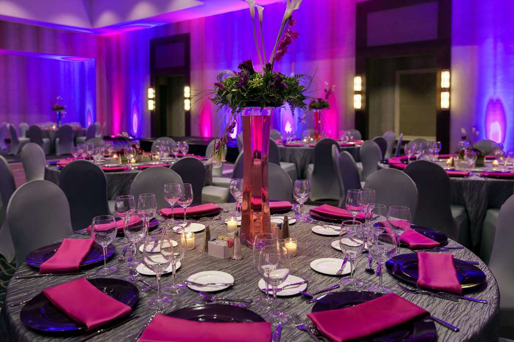 Embassy Suites By Hilton San Antonio Landmark Facilities photo